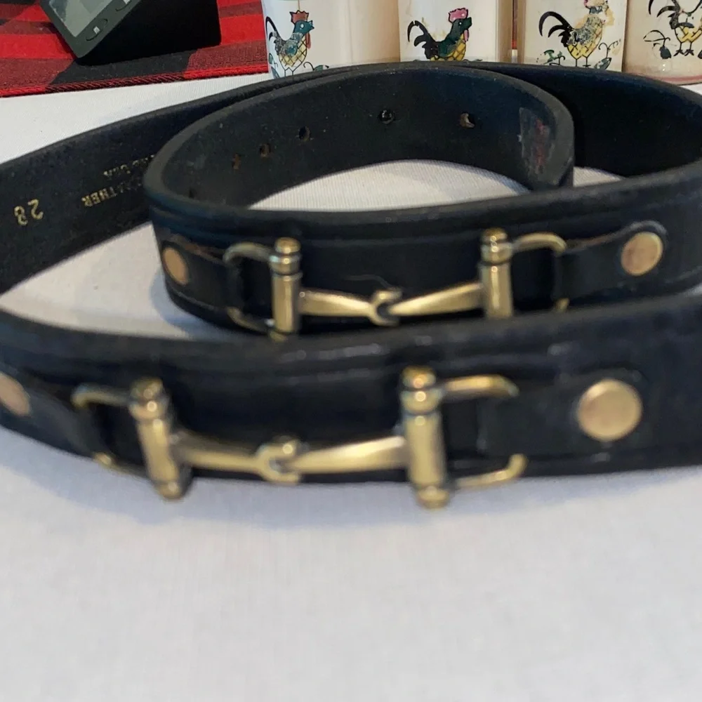 Tory Leather English bridle leather snaffle bit belt with brass hardware. SZ 28